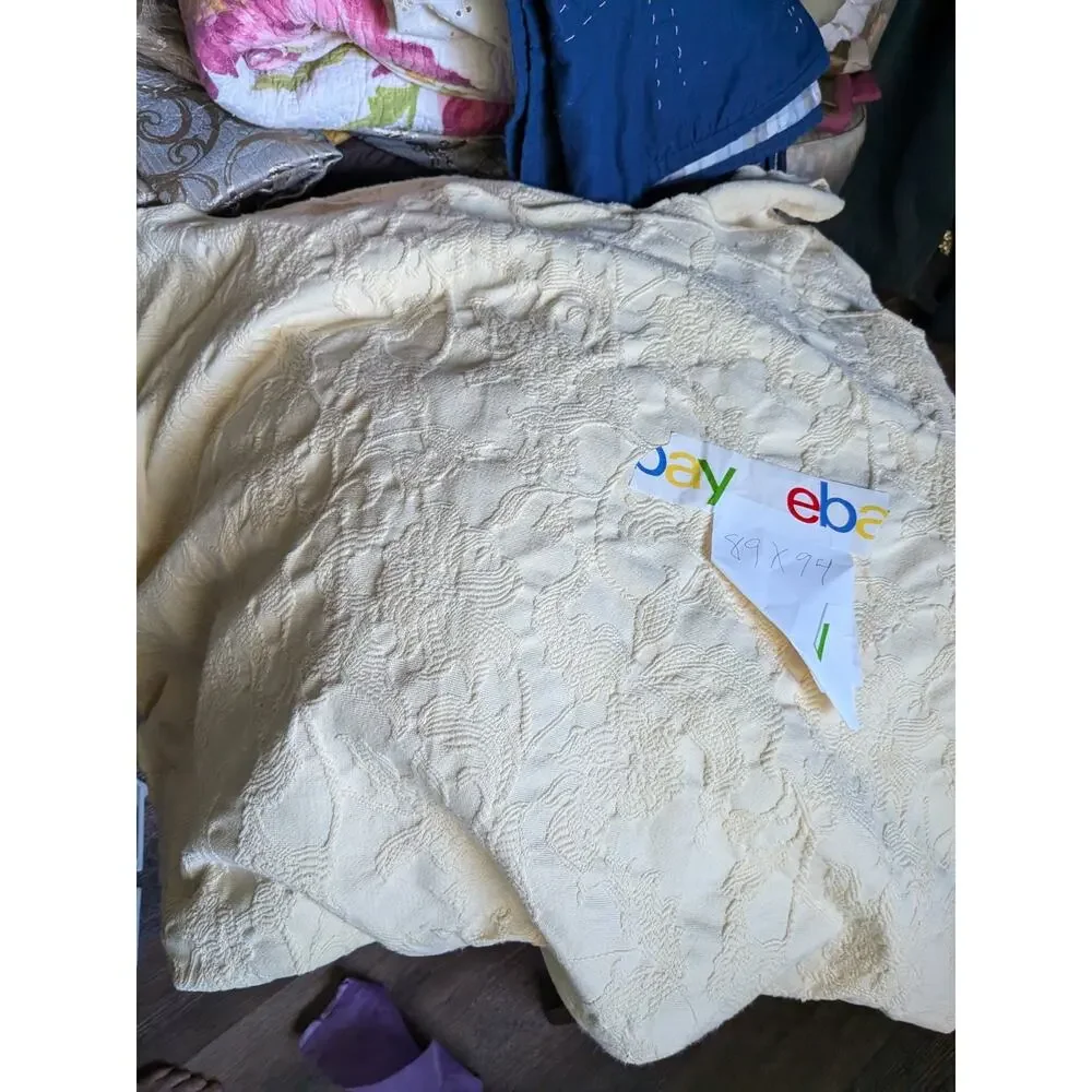 Elegant Vintage Sears Yellow Cottage Chic Bedspread Country Living